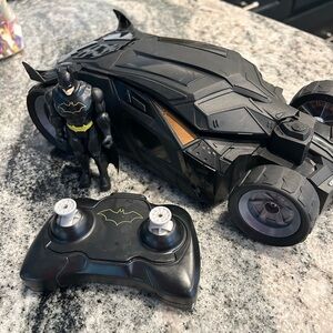 Remote Controlled Batmobile w/action Figure
